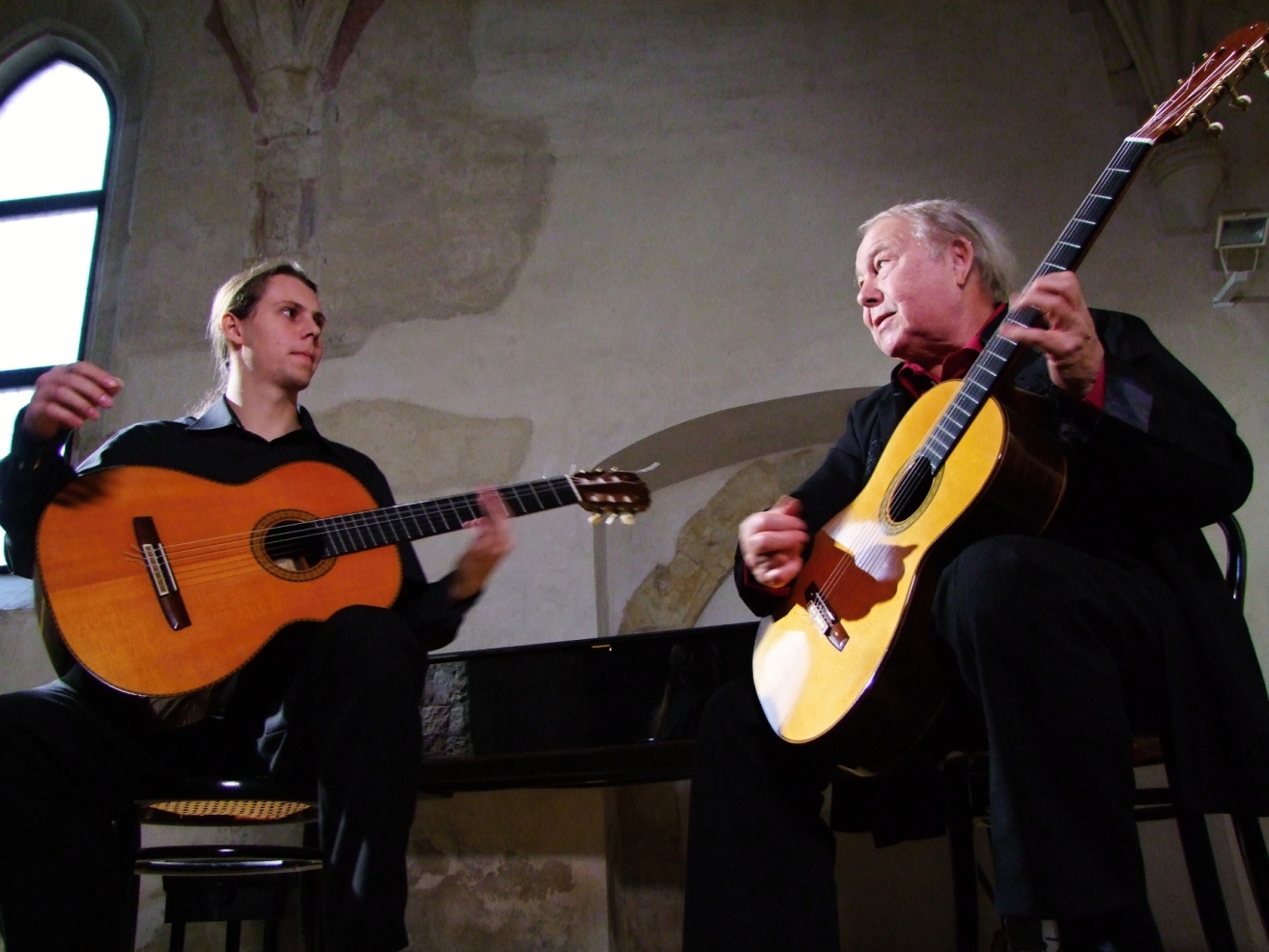 Vánoční koncert kytarového dua Milana a Viléma Zelenkových