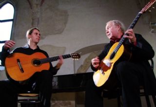 Vánoční koncert kytarového dua Milana a Viléma Zelenkových