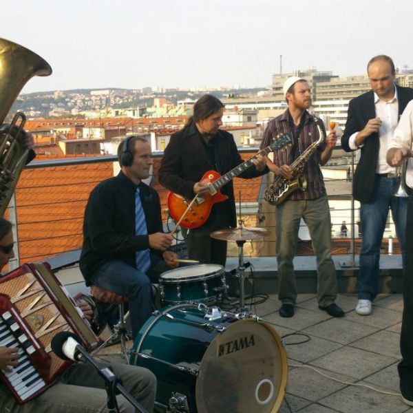 Koncert skupin V3ska a Frajara Putika