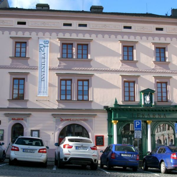 Přednášky a besedy