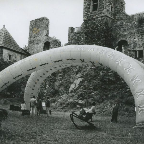 Šedá cihla 34 / 1993