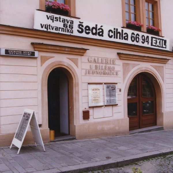 Šedá cihla 66/1994 exil
