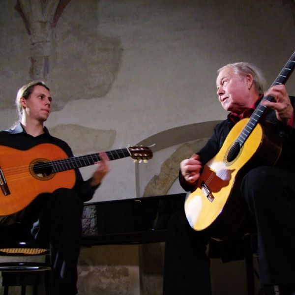 Vánoční koncert kytarového dua Milana a Viléma Zelenkových